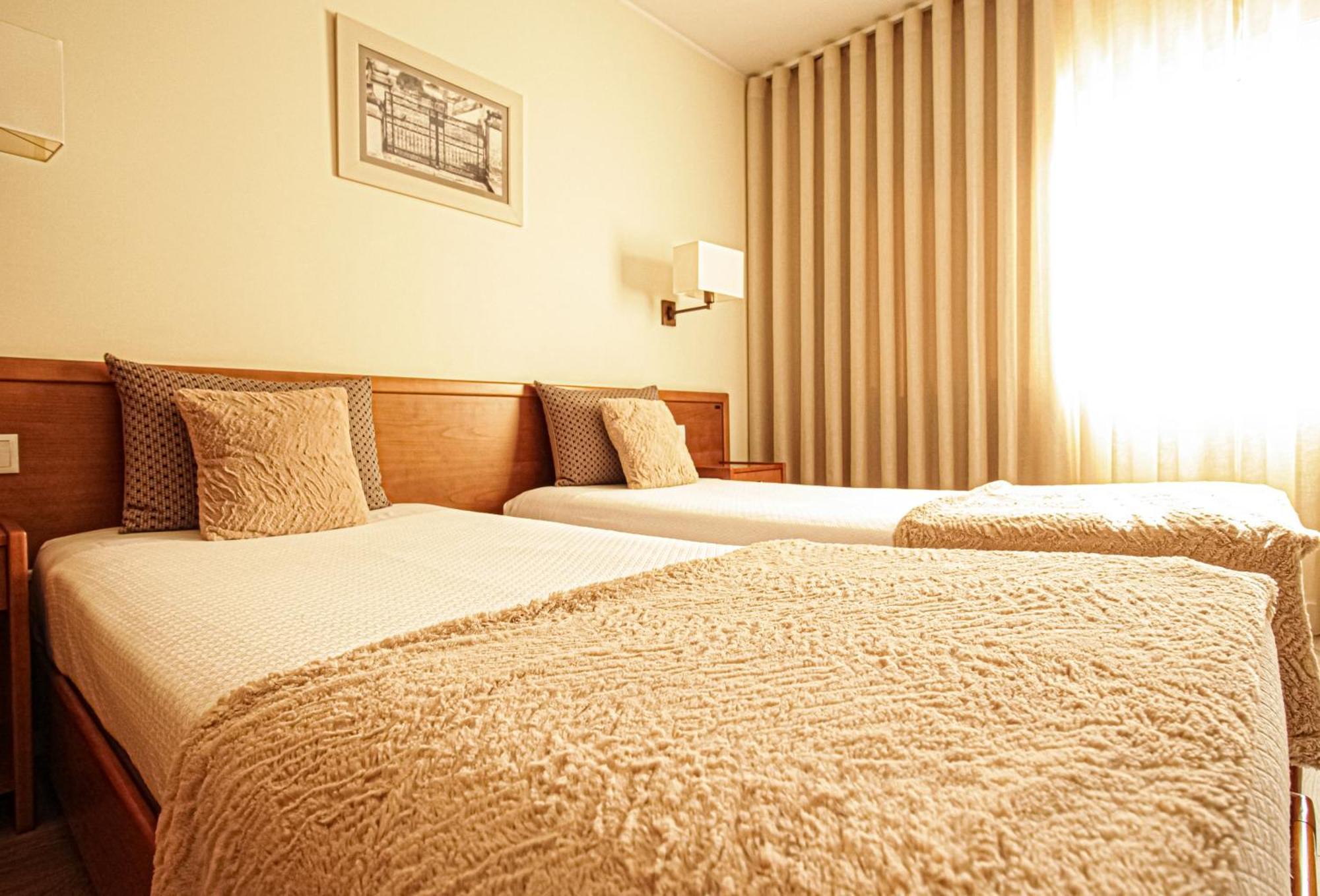 Hotel Dos Loios Santa Maria da Feira Buitenkant foto