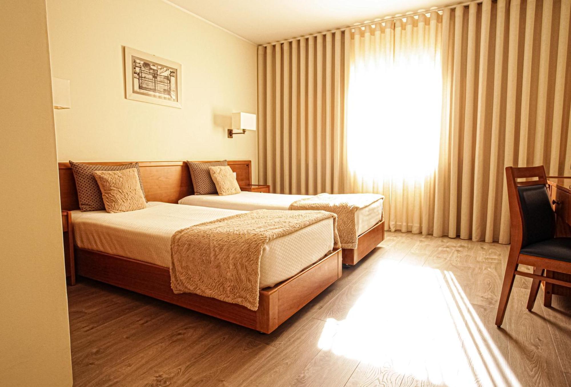 Hotel Dos Loios Santa Maria da Feira Buitenkant foto